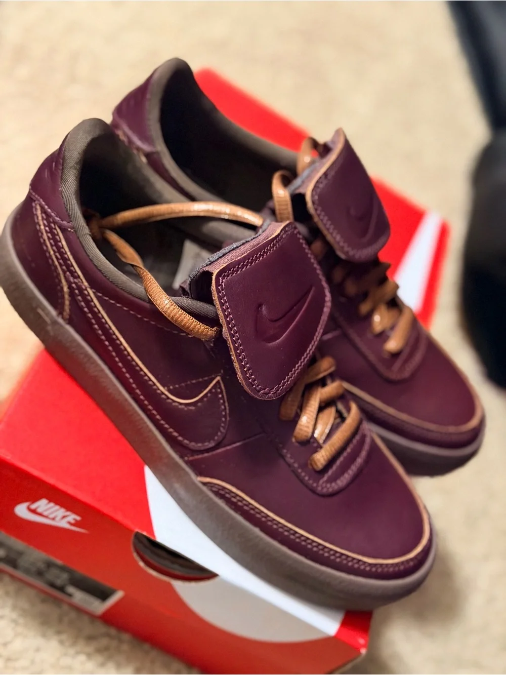 Nike Men’s Low-Top Sneakers in Burgundy with Brown Laces